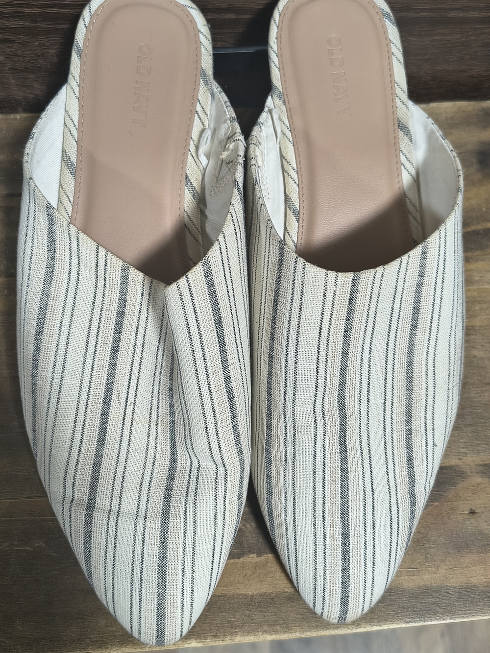 Old Navy Women's Striped Pointed Slip-On Mules in Cream and Black